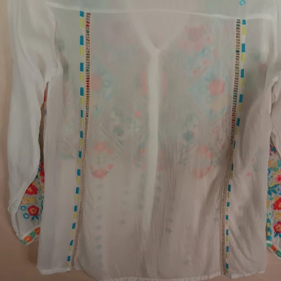 Johnny Was 🐞 White Asymmetrical Embellished Blouse